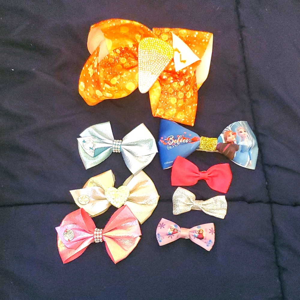8 hair clips